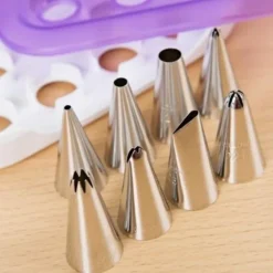 Malette De Douilles Wilton Debutant (8 Douilles Et Une Boite De Rangement)